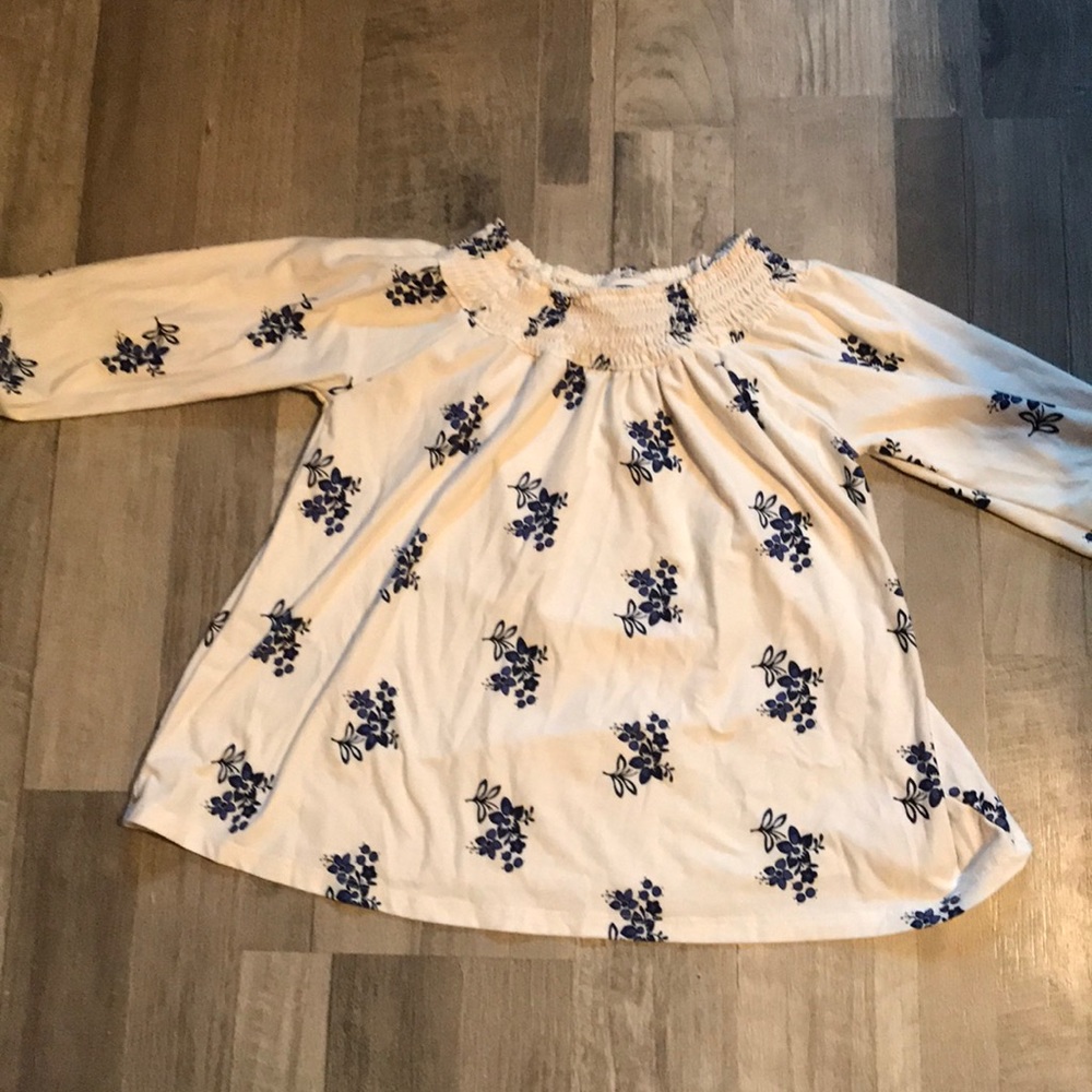 Old Navy girls off the shoulder floral top.